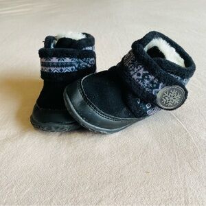 Cozy Black Baby Toddler Girl Winter Snow Booties with Snow Flake Patterned Trim